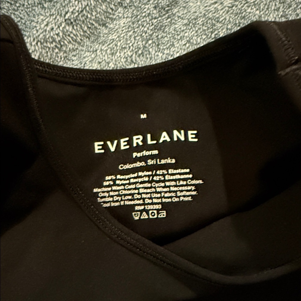 Everlane Black Cropped Exercise - Picture 3 of 5
